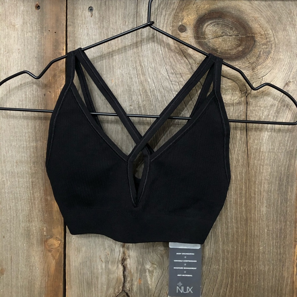 NUX Strappy Sports Bra in Black Size Small